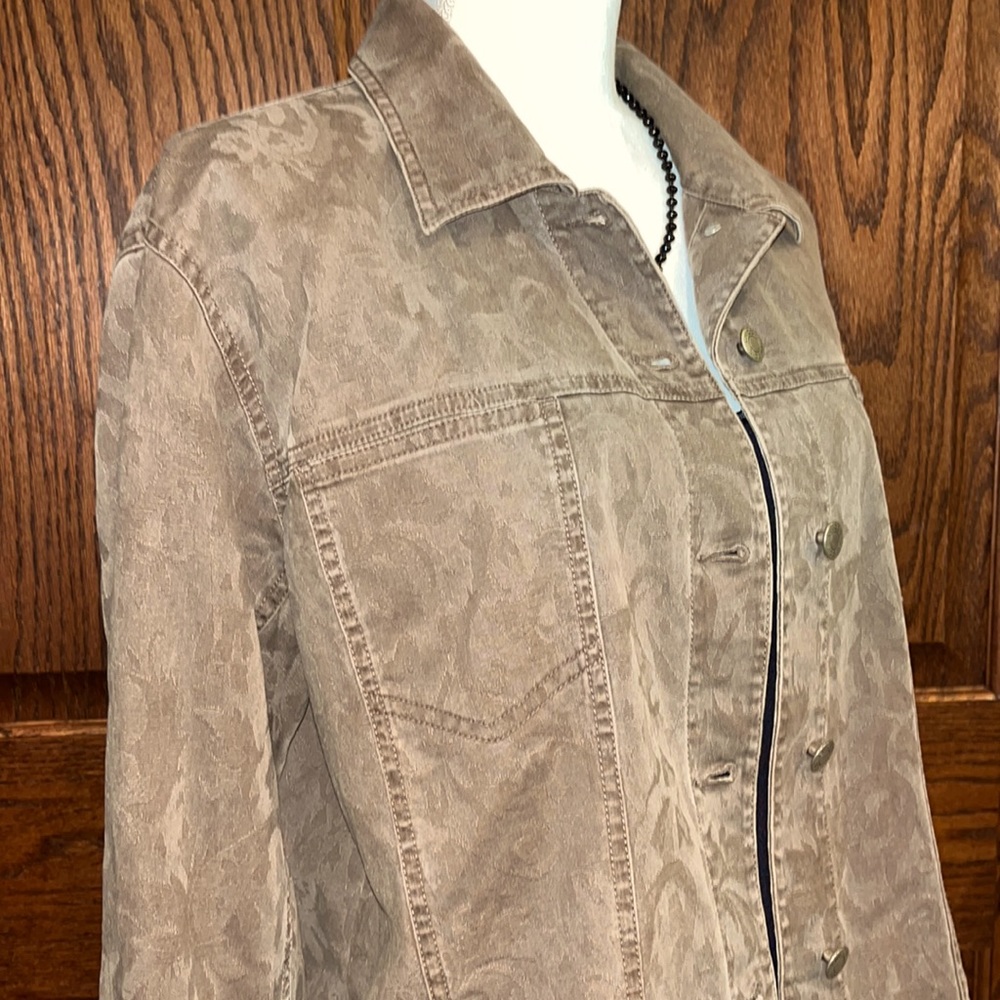 Chico’s army green patterned jean jacket - Picture 3 of 7